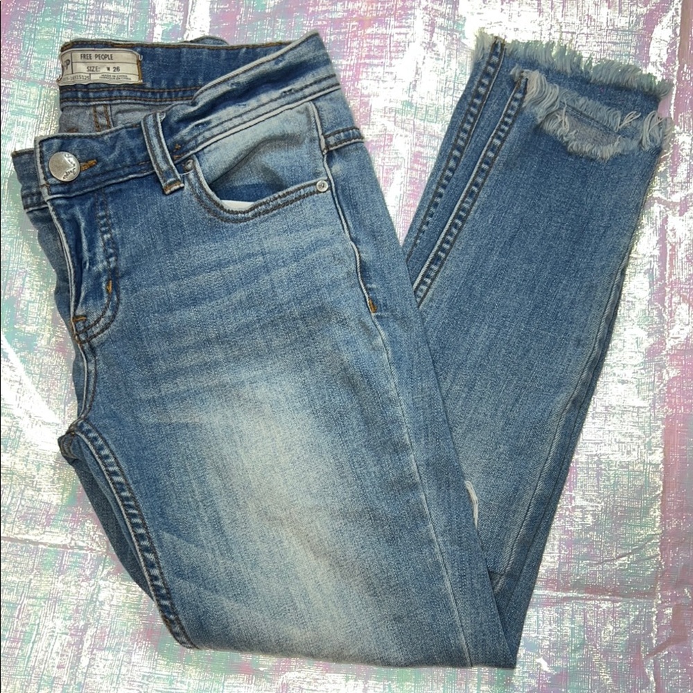 Free People Blue Ankle Cropped Jeans with Distressed Finish 140.
